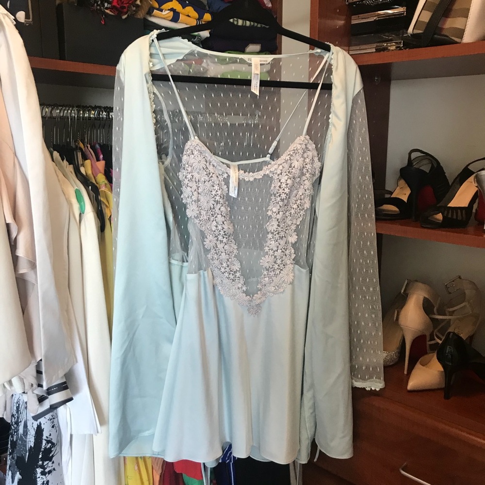 Flora Nikrooz something blue robe & night gown